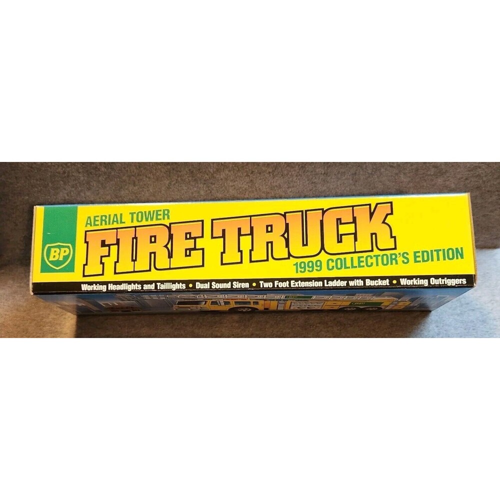 1996 BP Aerial Tower Firetruck Fire Truck Collectors First Edition 1:35 Scale